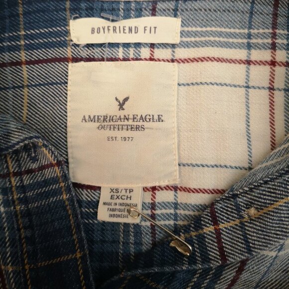 American Eagle Outfitters Ladies Boyfriend Fit Plaid Shirt - Picture 3 of 9